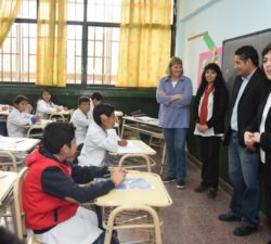 2016. El 99,3 por ciento de las escuelas de nivel primario y secundario de la Provincia de Jujuy evaluaron a sus alumnos el 18 de octubre, en el marco del Operativo Nacional de Evaluación Educativa Aprender. Participó el 90 por ciento de los estudiantes de escuelas primarias y secundarias del interior y capital.